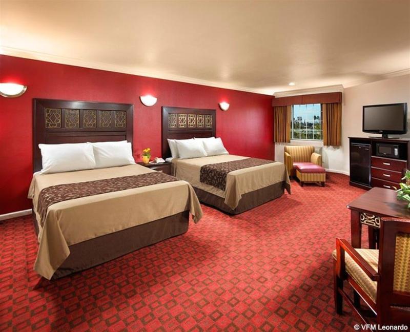 Studio Inn & Suites At Promenade Downey Exterior foto